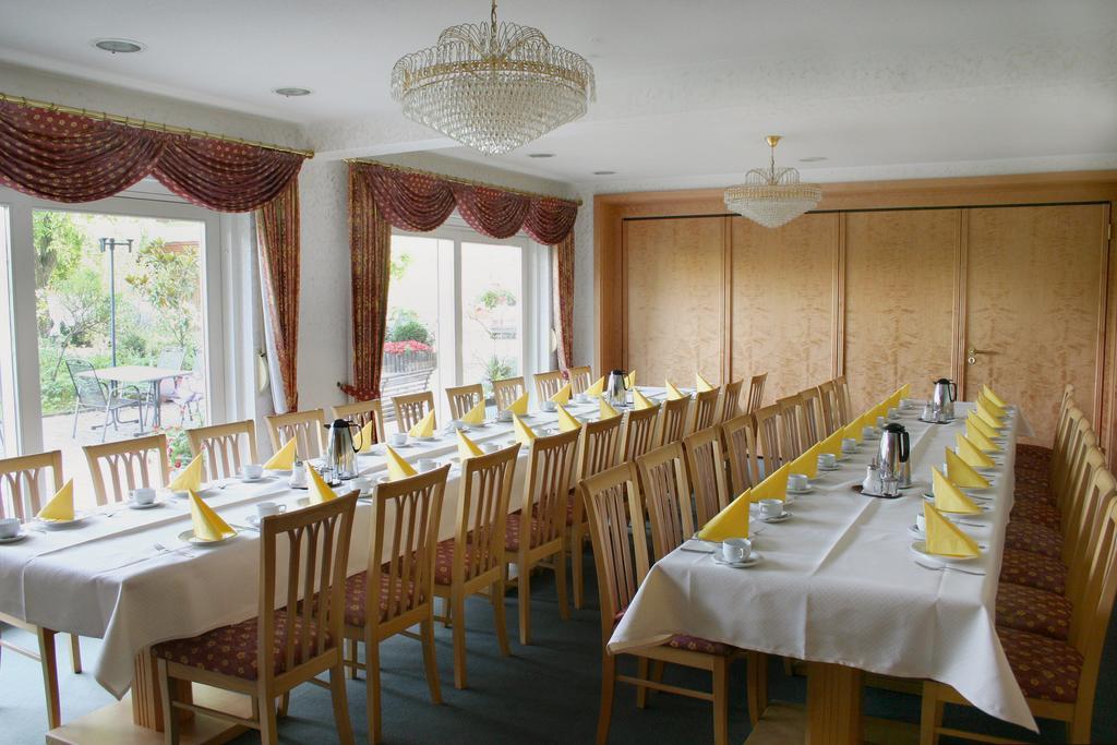 Weinhotel Rose Volkach Extérieur photo