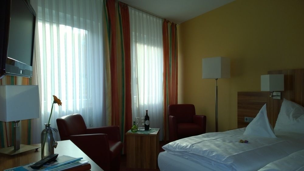 Weinhotel Rose Volkach Extérieur photo