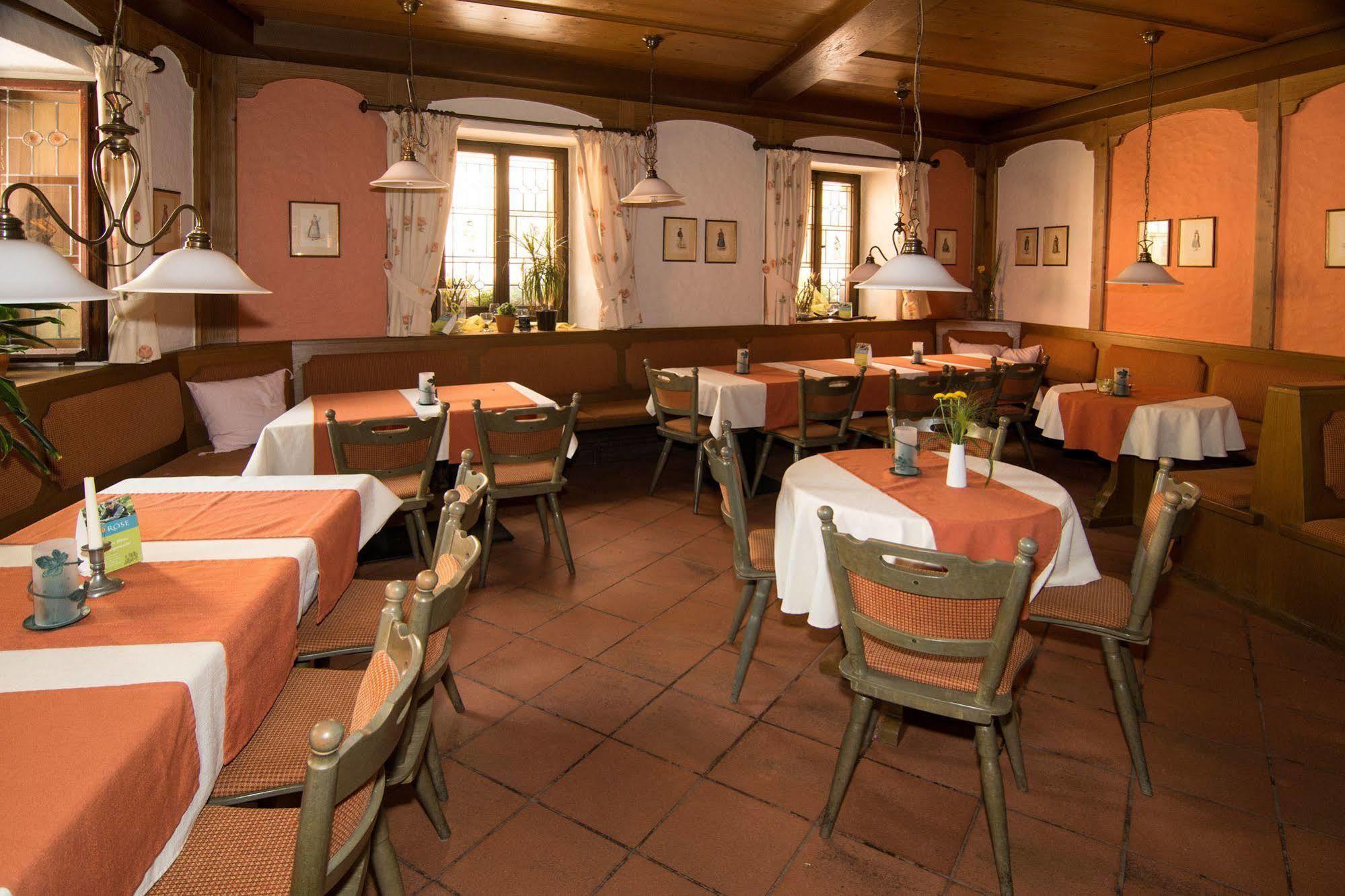 Weinhotel Rose Volkach Extérieur photo
