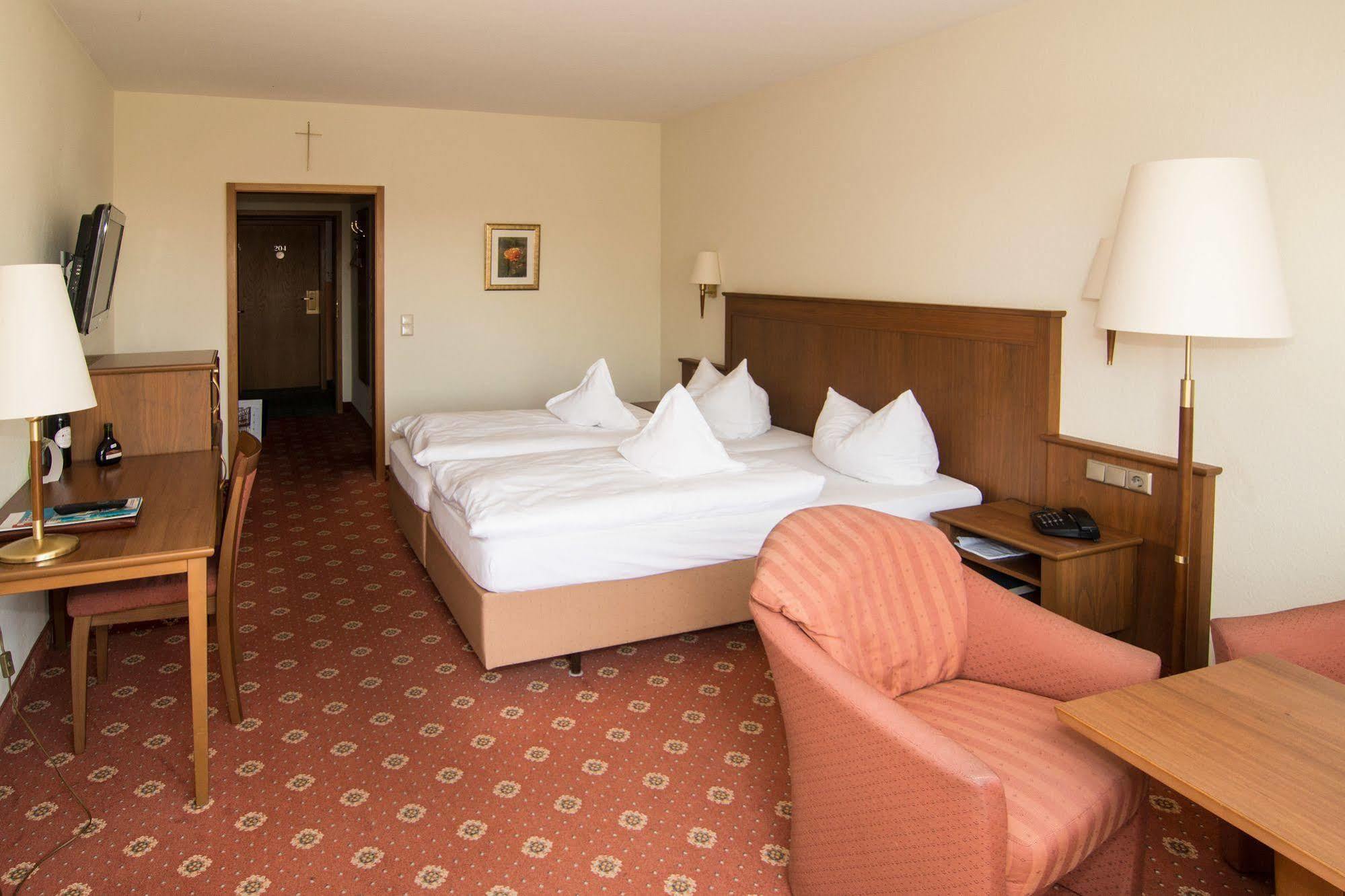 Weinhotel Rose Volkach Extérieur photo